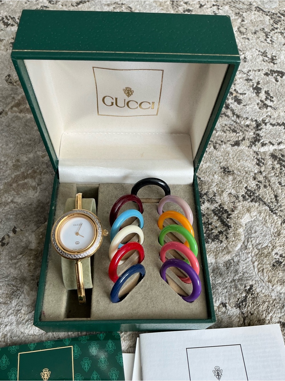 Gucci DRESSY Bangle Watch set with Interchangeable bezels❤️🔥❤️🔥❤️🔥 - Picture 4 of 15